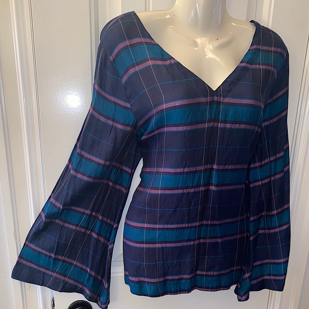 **SOLD** Long sleeve Loft top